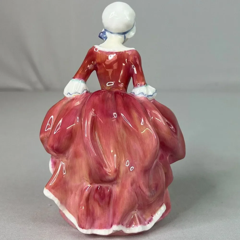 Royal Doulton Figurine Goody‎ Two Shoes HN 2037 5